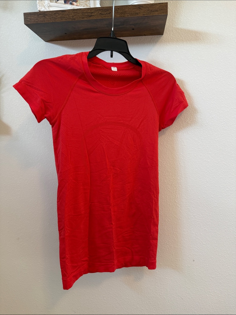 lululemon red short sleeve